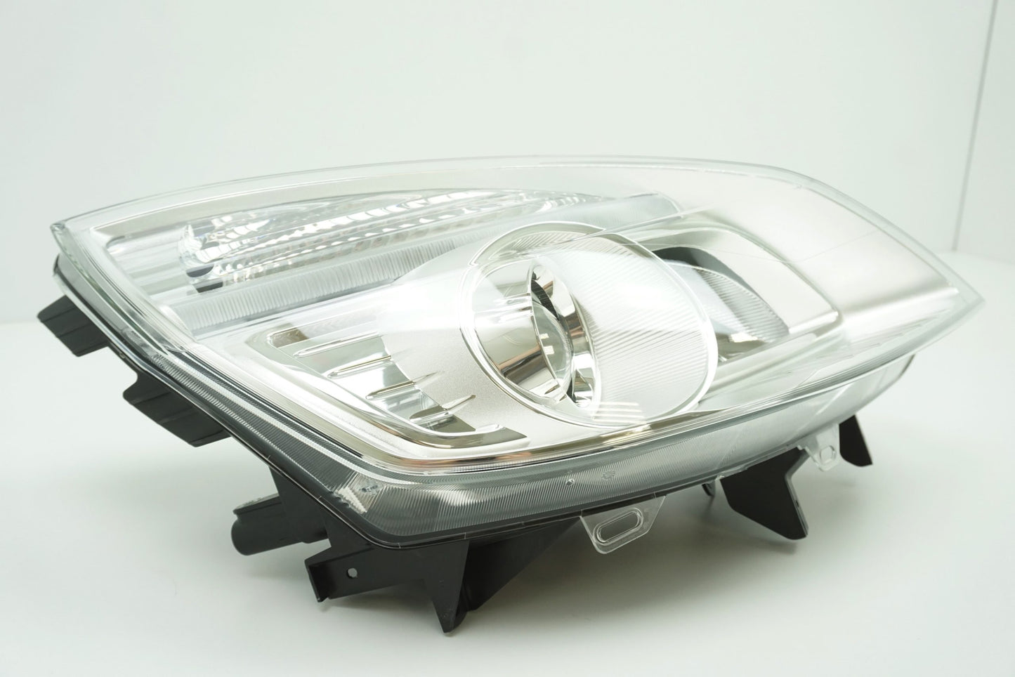 Pièce d'origine Phare droit restylé pour Renault Scenic II 7701065914
