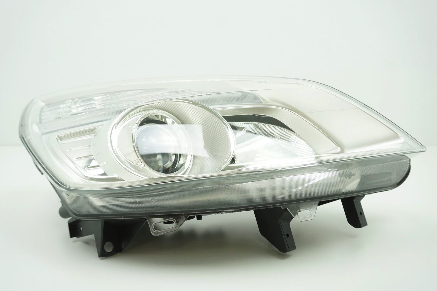 Pièce d'origine Phare droit restylé pour Renault Scenic II 7701065914