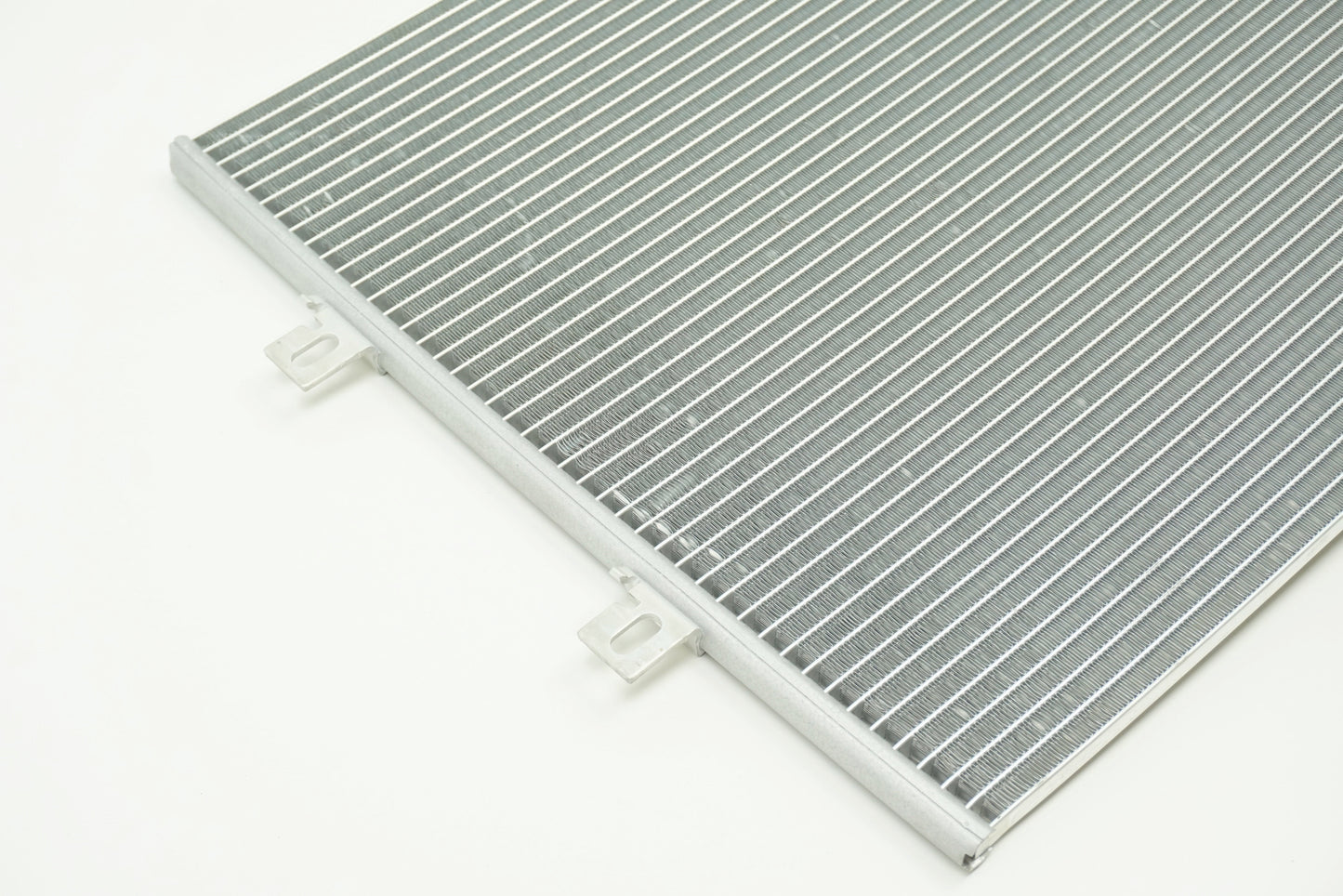 Pièce d'origine Condenseur de climatisation neuf pour Renault Twingo II 8660003445