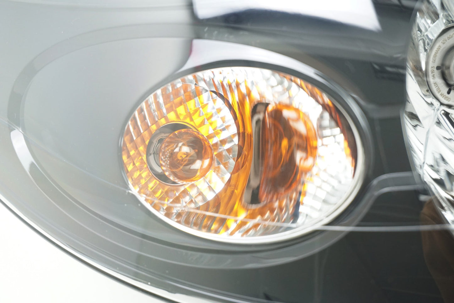 Pièce d'origine Phare avant droit pour Dacia Logan Sandero 260104793R