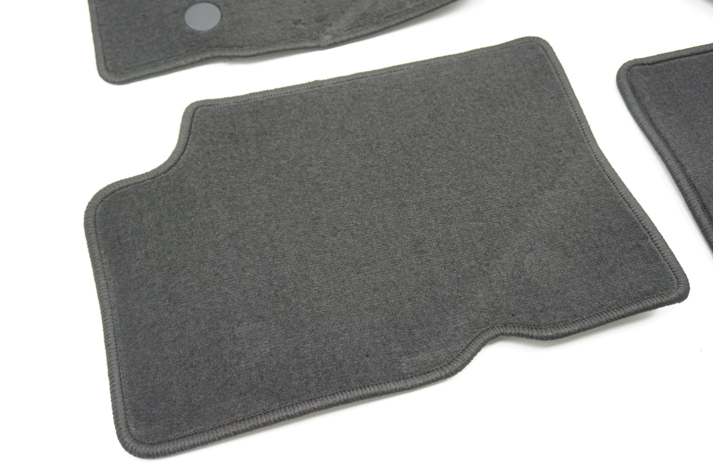 Pièce d'origine Tapis de sol neuf pour Dacia Duster 749027079R