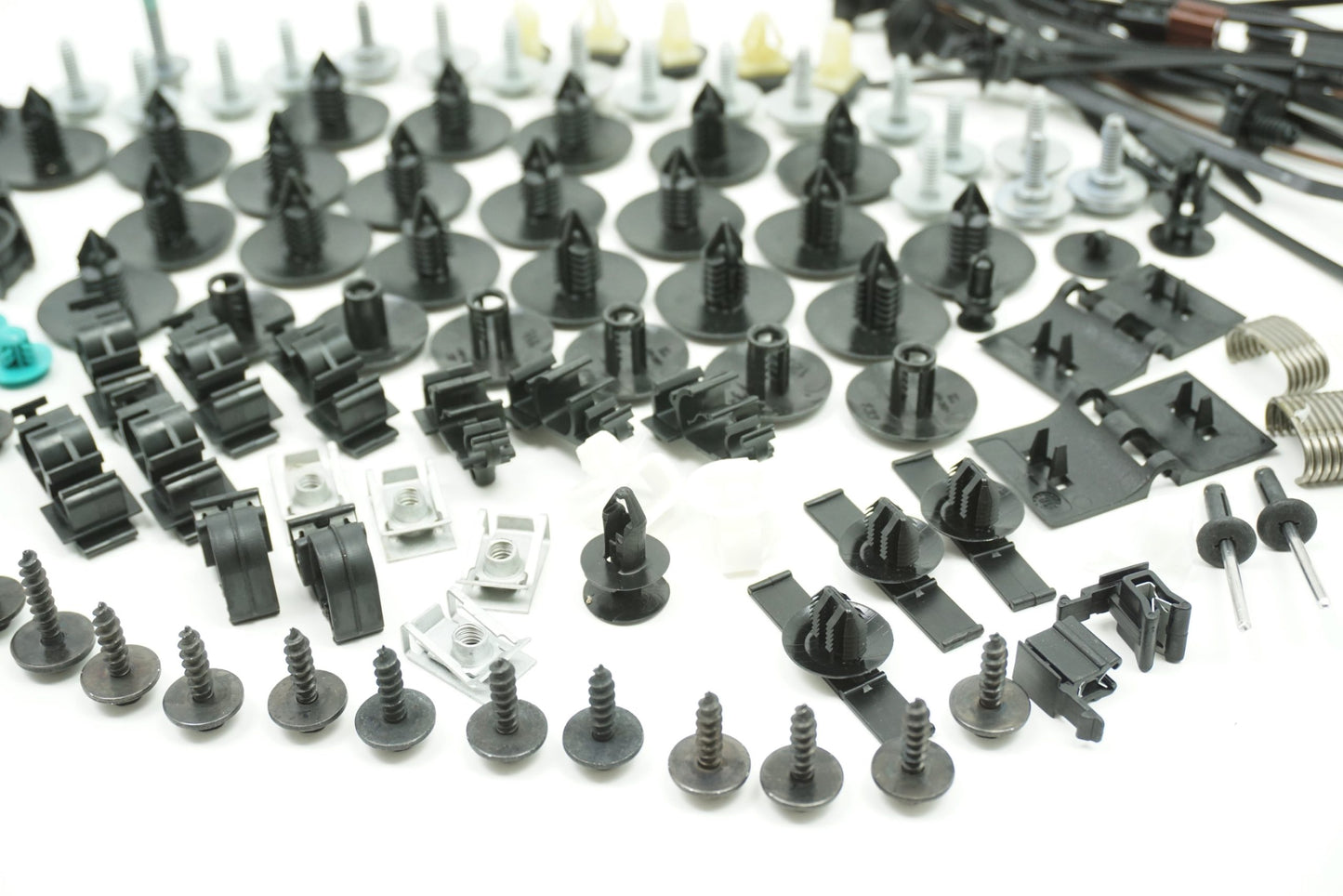 Pièce d'origine Kit de réparation de pare-chocs avant pour Renault Scenic III 625540262R