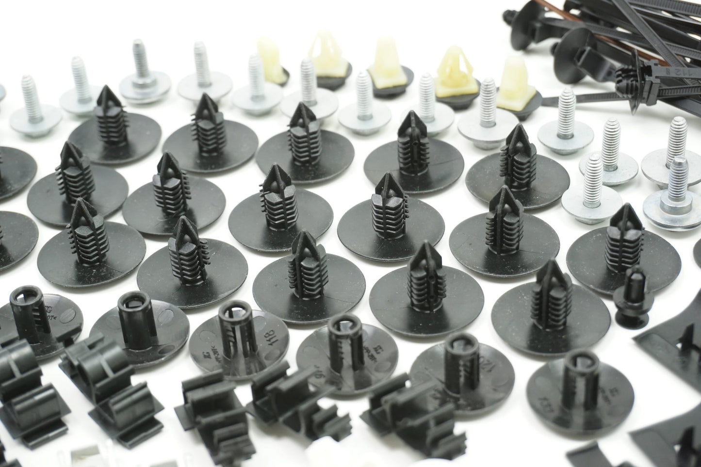 Pièce d'origine Kit de réparation de pare-chocs avant pour Renault Scenic III 625540262R