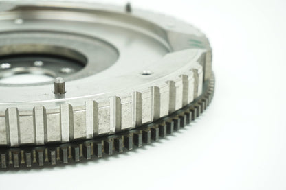 Pièce d'origine Volant moteur pour Renault Megane III 7701476568