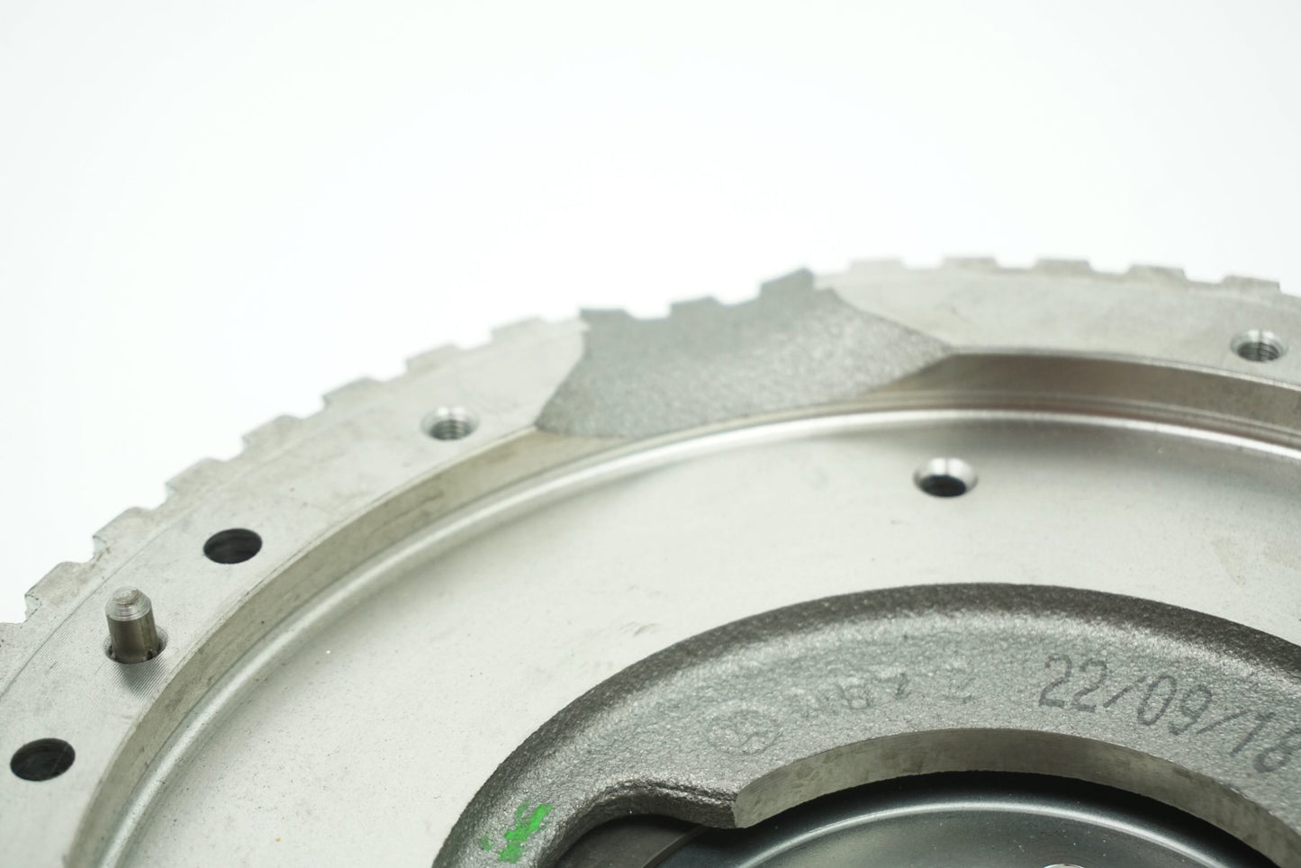 Pièce d'origine Volant moteur pour Renault Megane III 7701476568