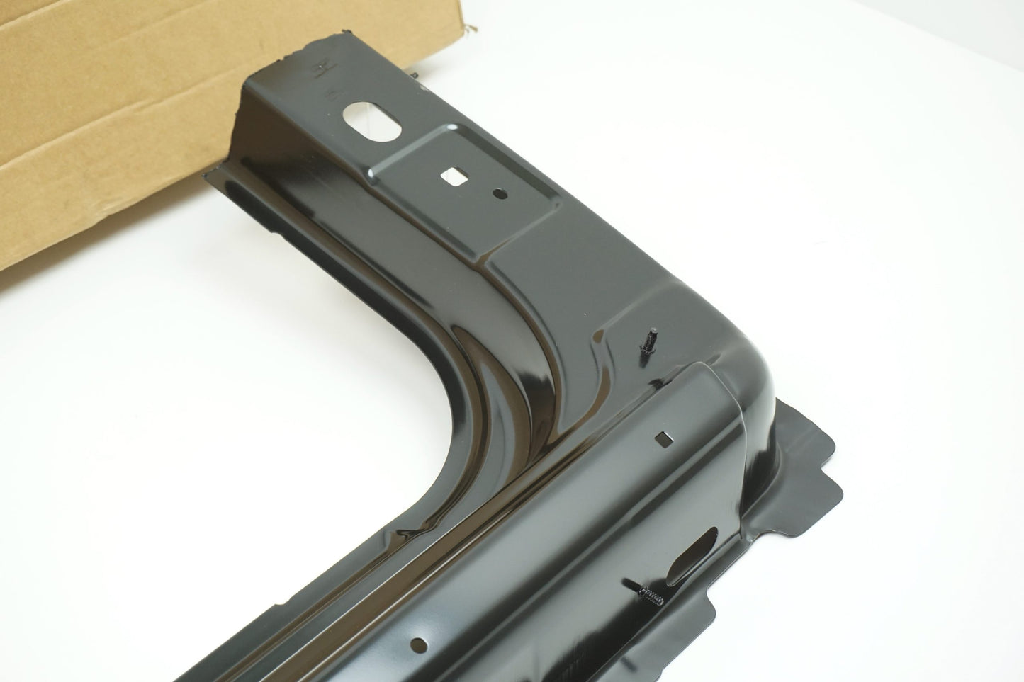 Pièce d'origine Bas de caisse avant droit neuf pour Dacia Duster 781160242R