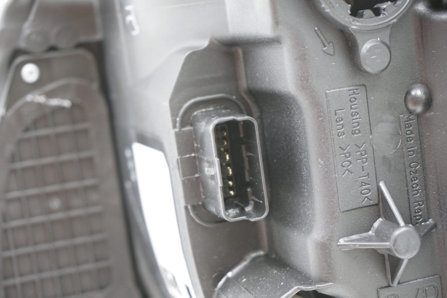 Pièce d'origine Phare xénon droit neuf pour Renault Modus 7701858185