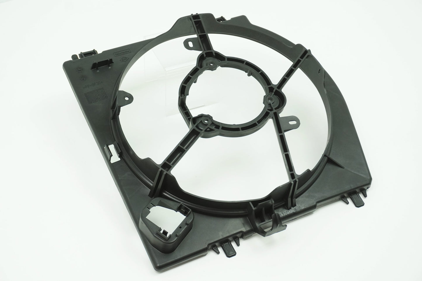 Pièce d'origine Carter de ventilateur pour Renault Twingo II 7701067979