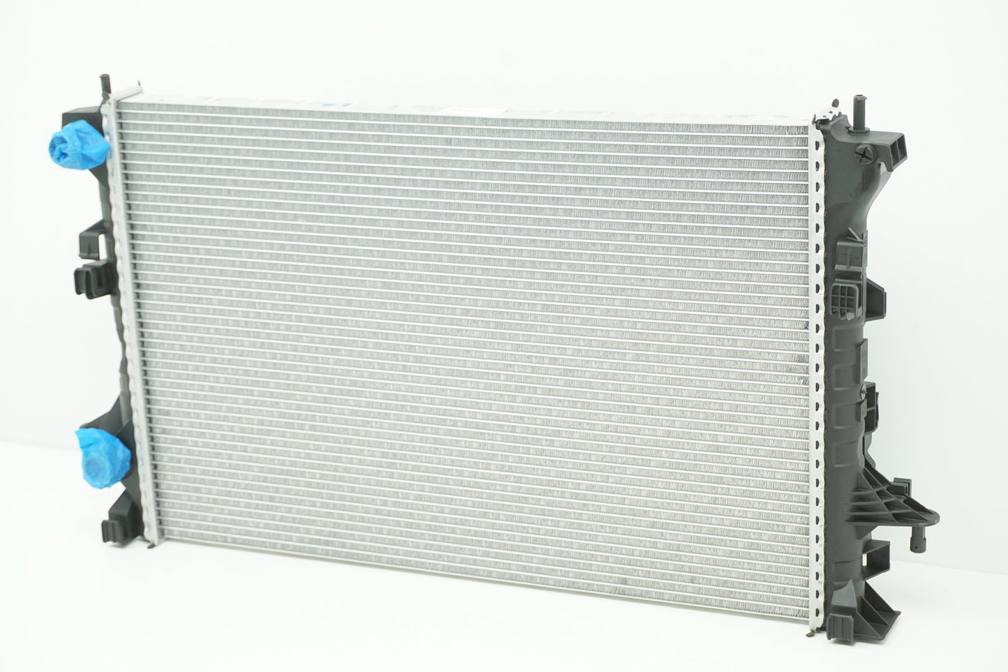 Pièce d'origine Radiateur moteur neuf pour Renault Laguna II 8200292771
