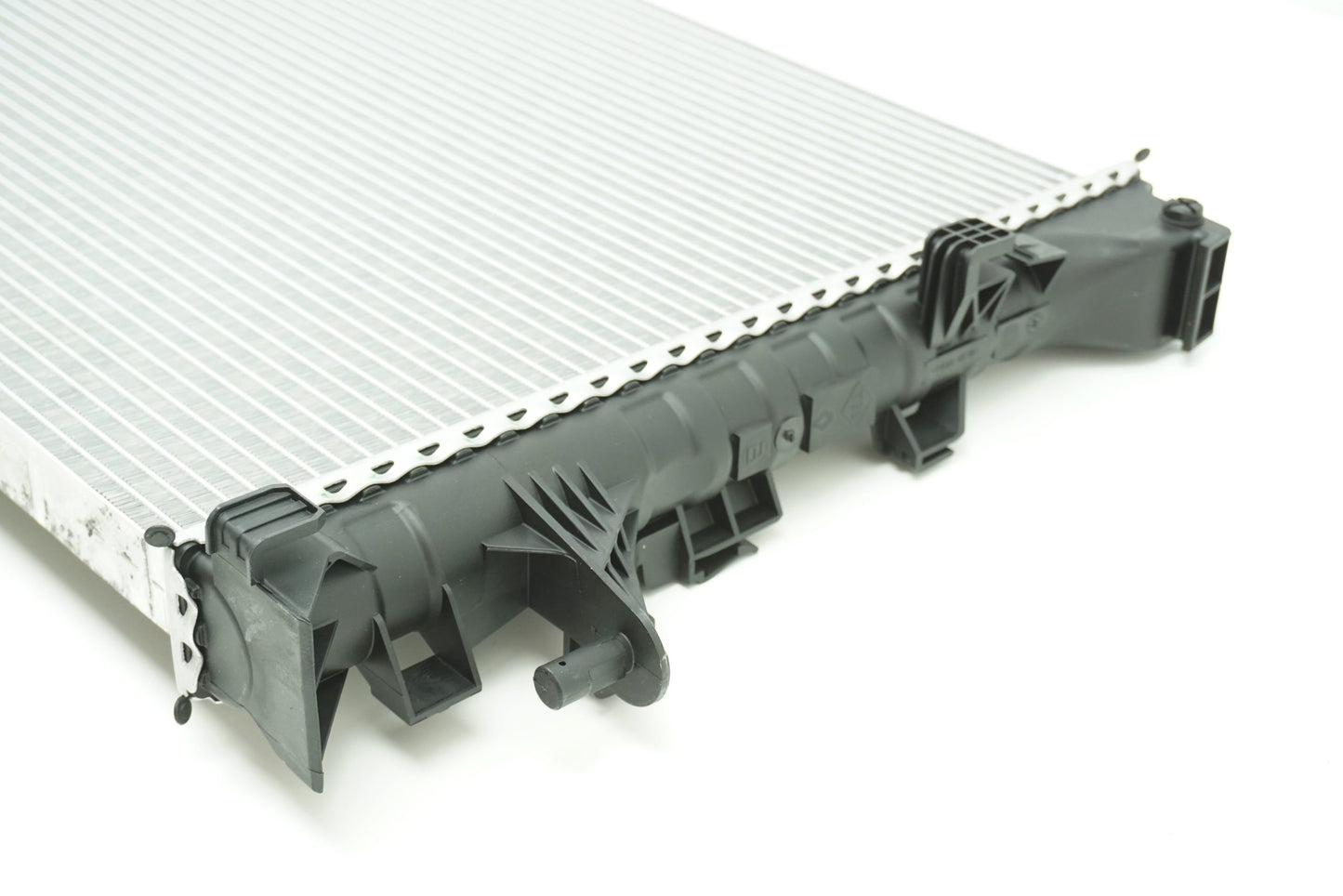 Pièce d'origine Radiateur moteur neuf pour Renault Laguna II 8200292771