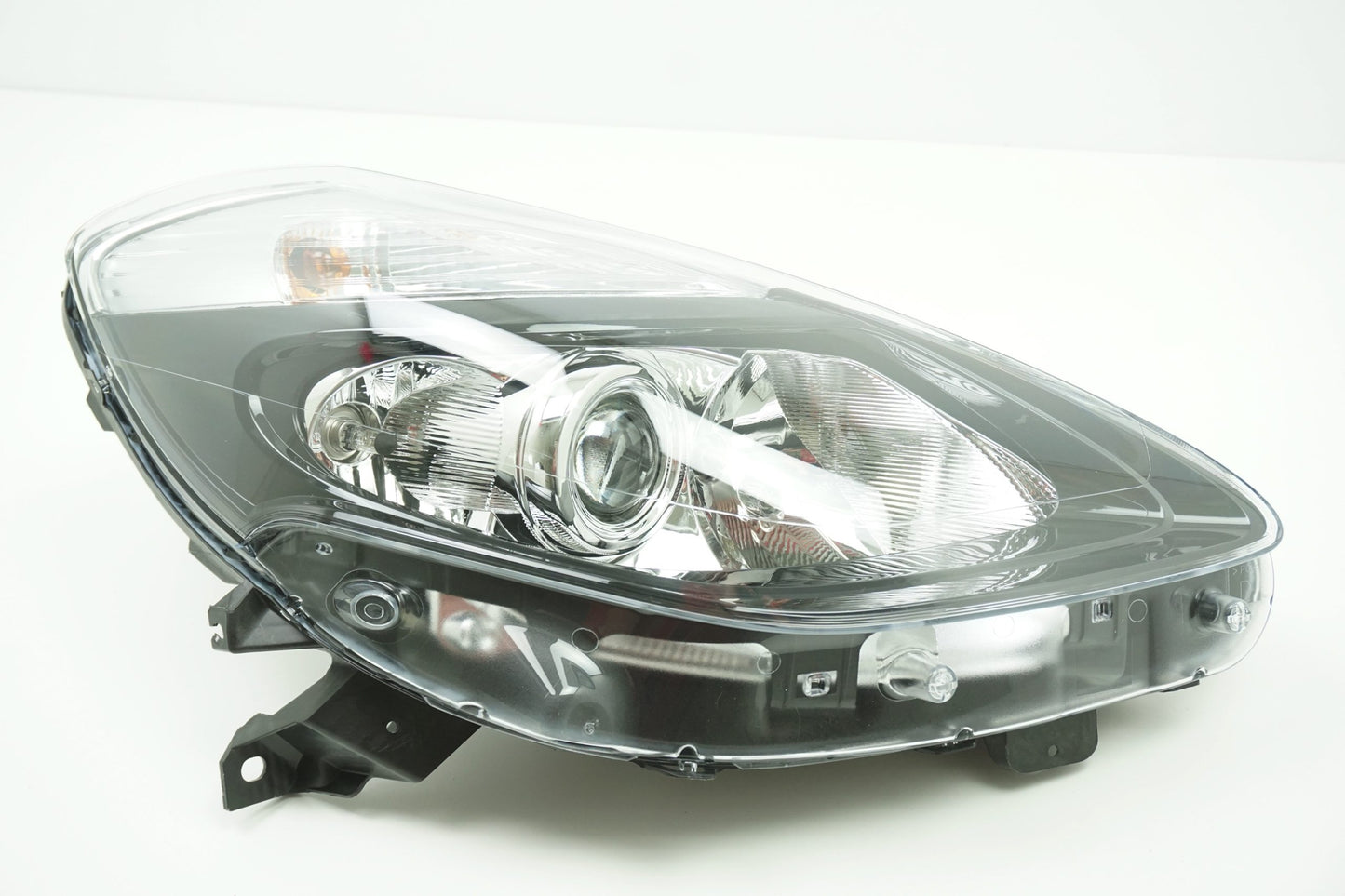 Pièce d'origine Phare avant droit pour Renault Clio III 260104676R