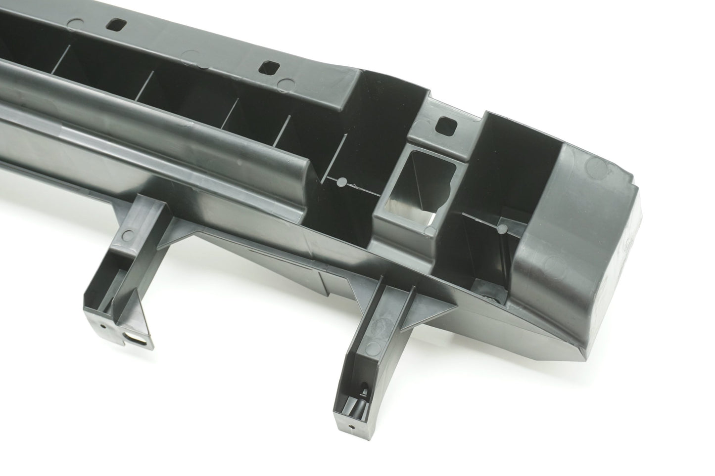 Pièce d'origine Renfort de pare-chocs arrière pour Renault Clio V 850906063R