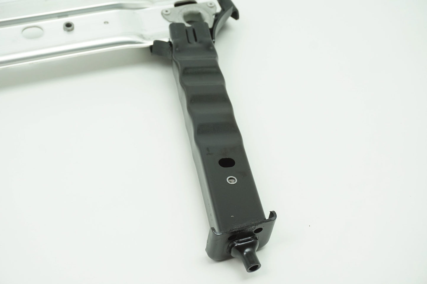 Pièce d'origine Renfort de support de radiateur pour Renault Scenic III 544F00007R