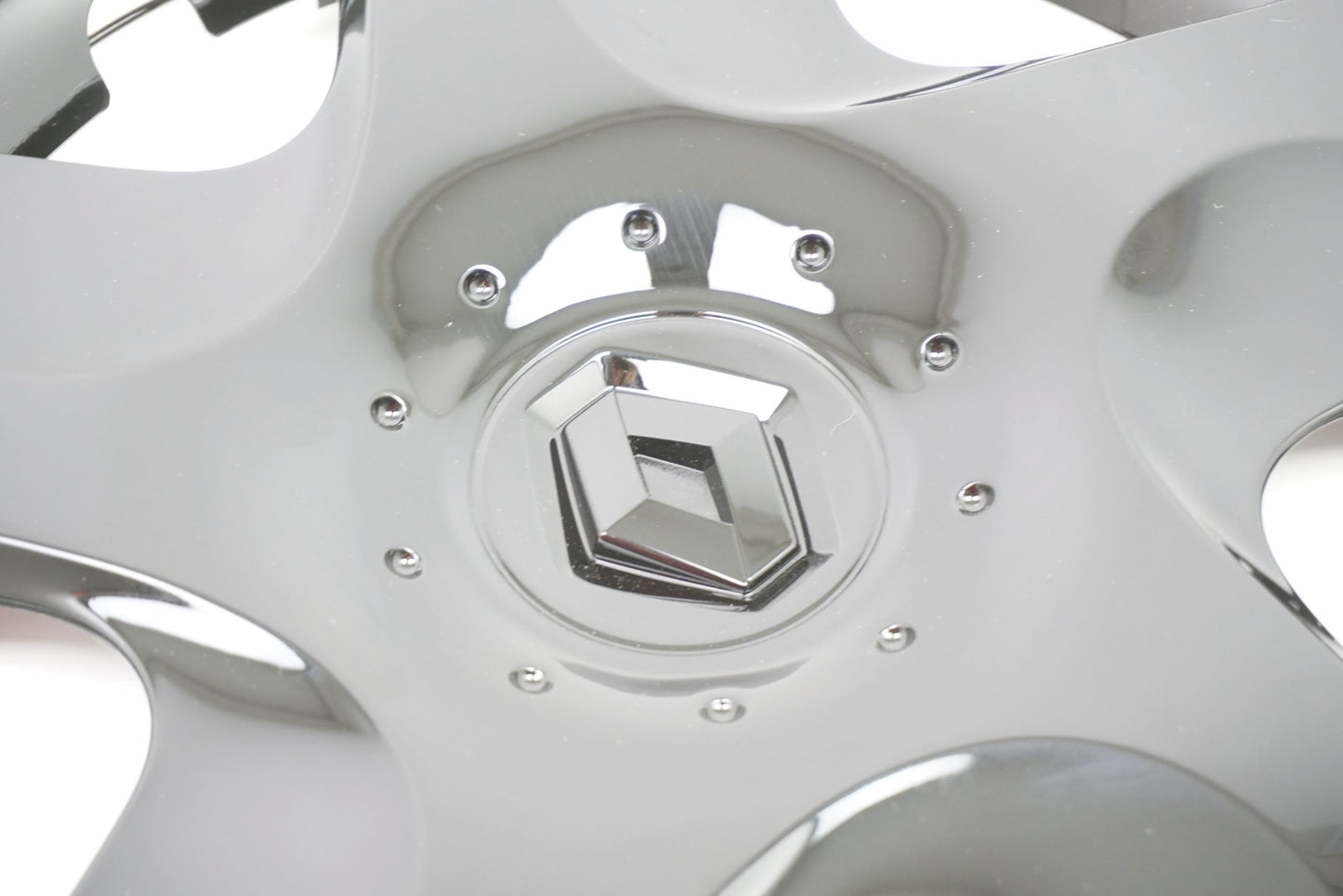 Pièce d'origine Enjoliveur de roue neuf pour Renault Twingo 403151659R