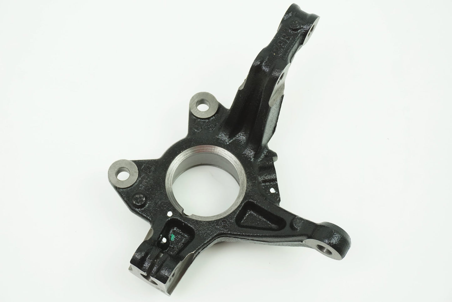 Pièce d'origine Fusée d'essieu avant droite pour Renault Clio IV 400146343R