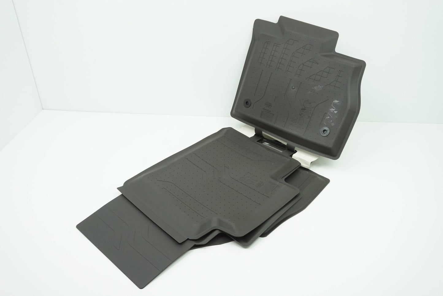 Pièce d'origine Tapis de sol en caoutchouc pour Renault Espace V 8201618020