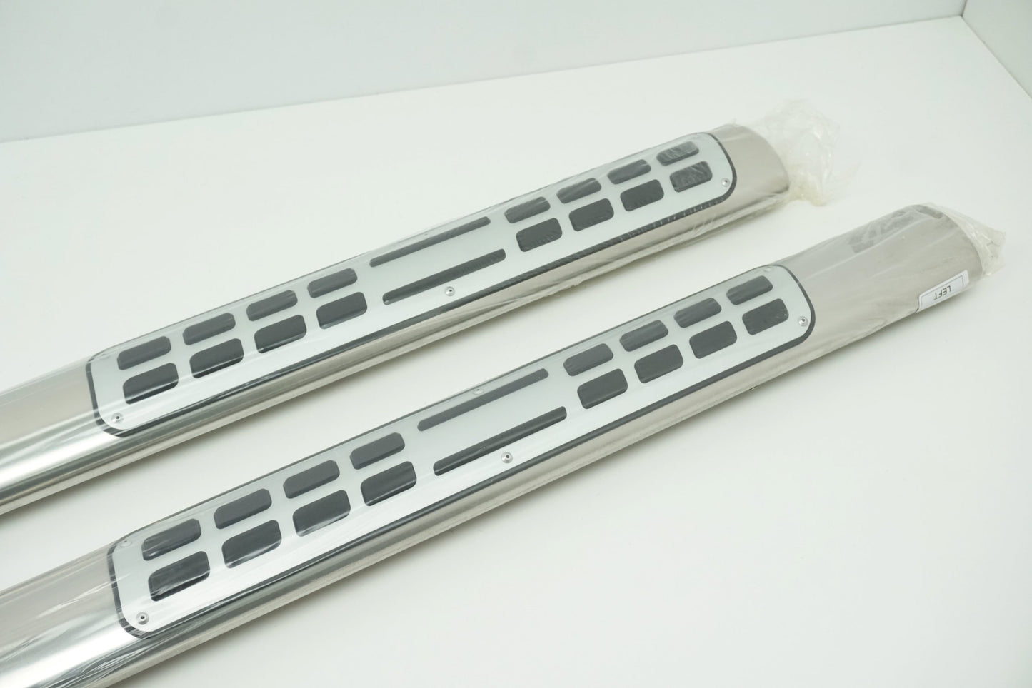 Pièce d'origine Tubes de protection latérale de bas de caisse pour Dacia Duster I 8201474334