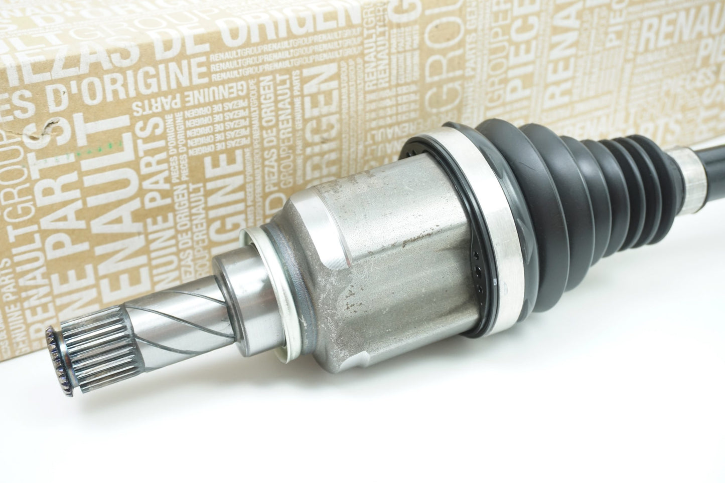 Pièce d'origine Cardan gauche neuf pour Renault Kangoo II 391010424R