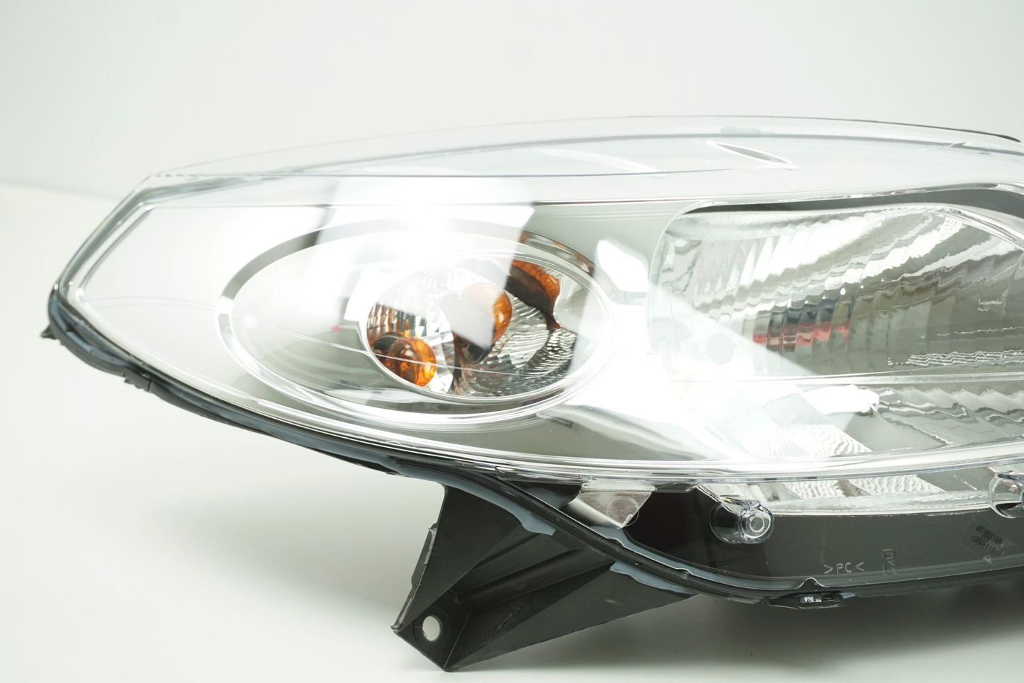 Pièce d'origine Phare avant droit pour Dacia Sandero Logan 8200733877