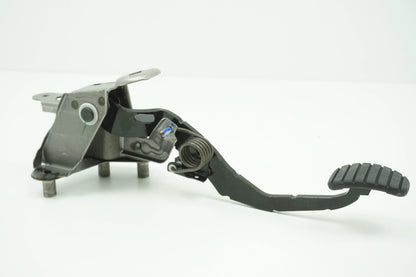 Pièce d'origine Pédale d'embrayage pour Renault Clio III 8200510910