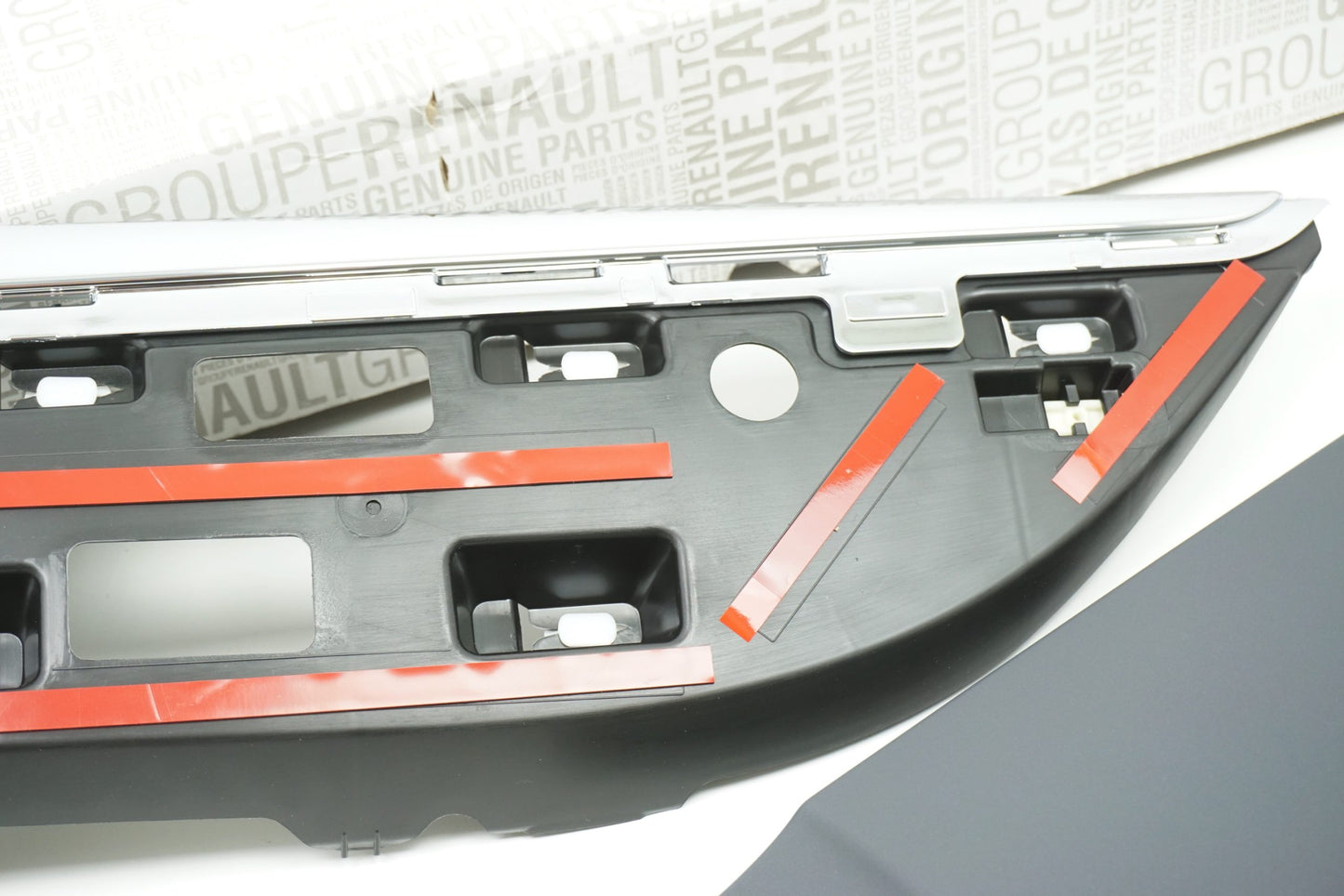 Pièce d'origine Baguette de porte arrière gauche pour Renault Scenic III 828773406R