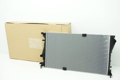 Pièce d'origine Radiateur moteur pour Renault Trafic II 214109682R