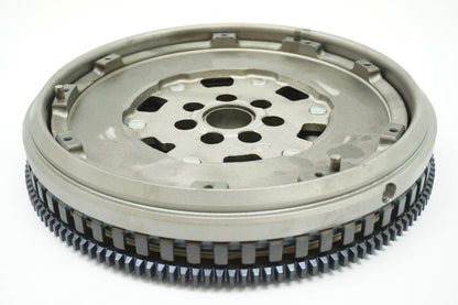 Pièce d'origine Volant moteur pour Renault Clio II 123002685R