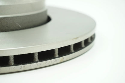 Pièce d'origine Disque de frein arrière pour BMW Série 5 E60 8660003907