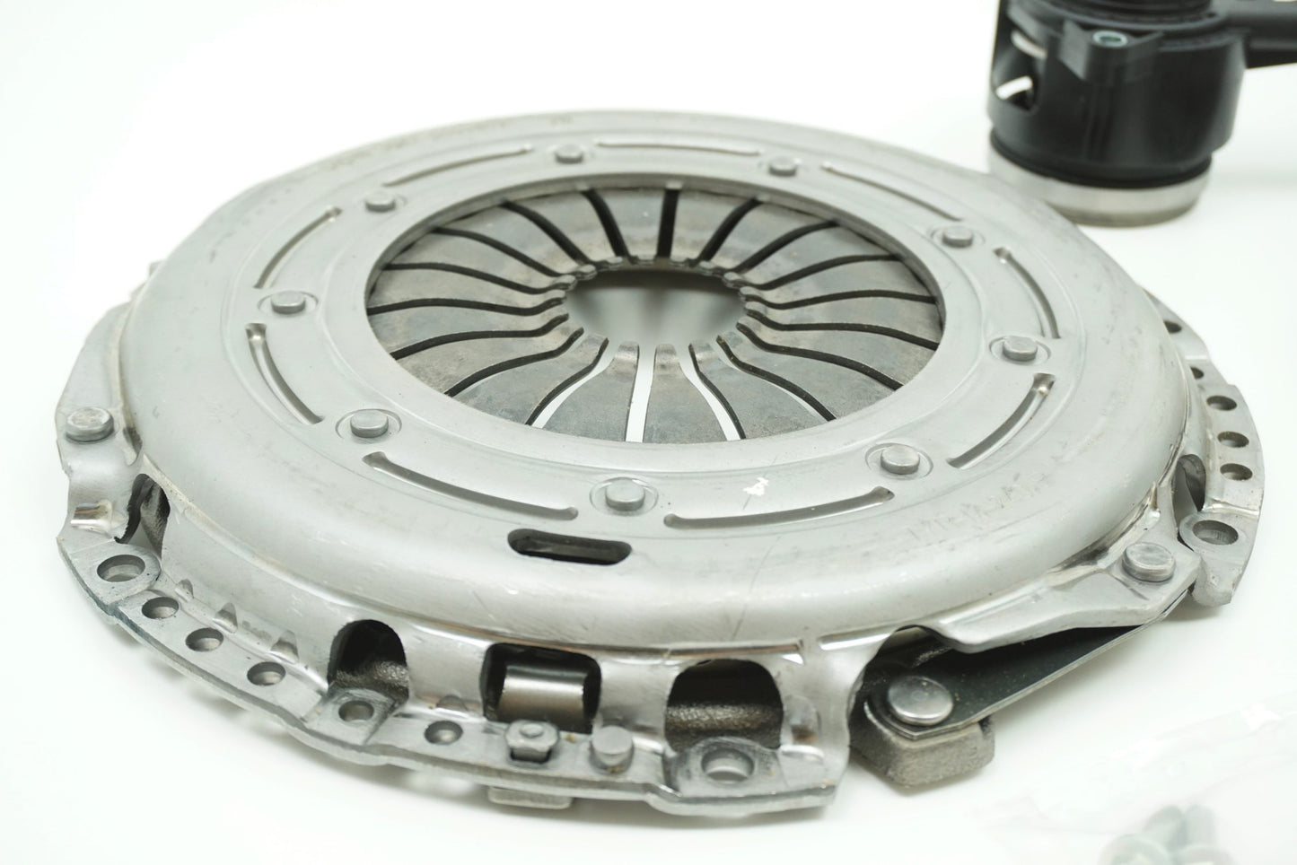 Pièce d'origine Kit d'embrayage pour Ford C-Max 8660000943