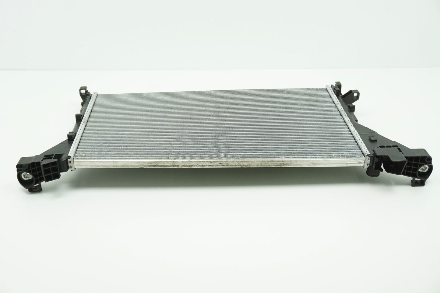 Pièce d'origine Radiateur moteur pour Renault Master III 8660005526