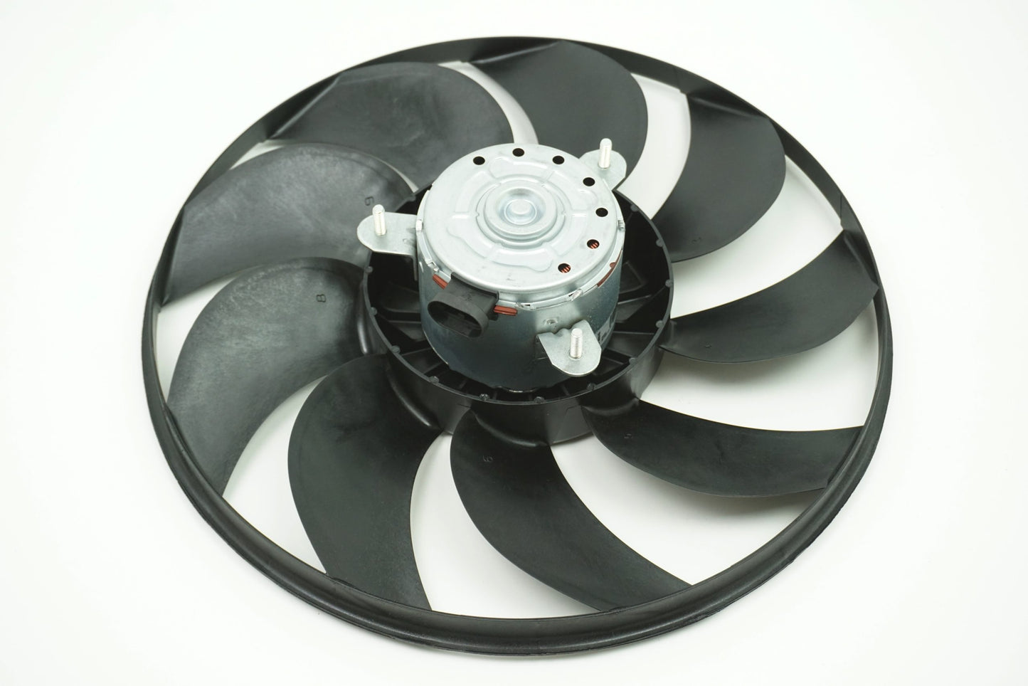 Pièce d'origine Ventilateur de radiateur pour Renault Master II 7701209348