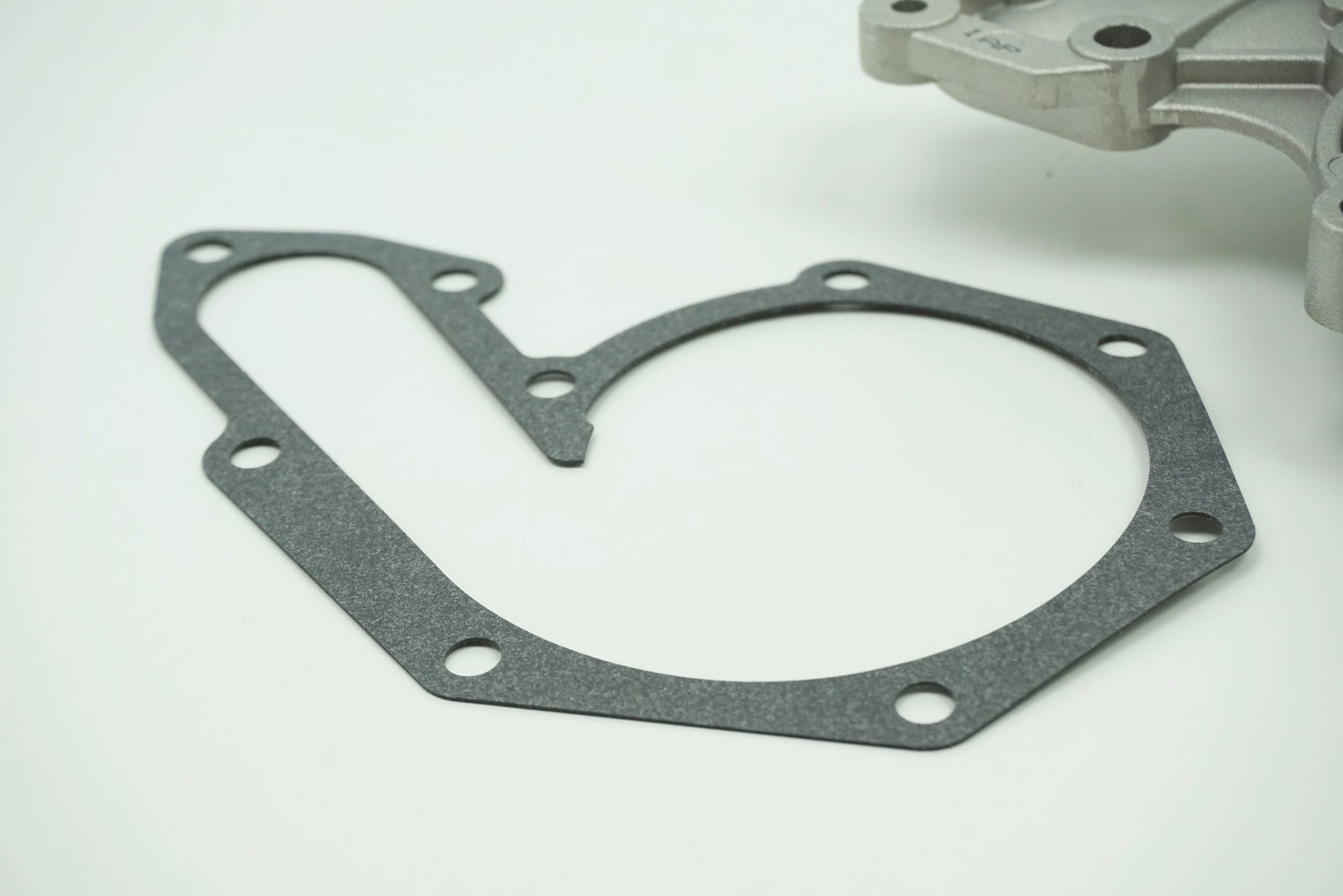 Pièce d'origine Pompe à eau pour Renault Clio II 210107370R