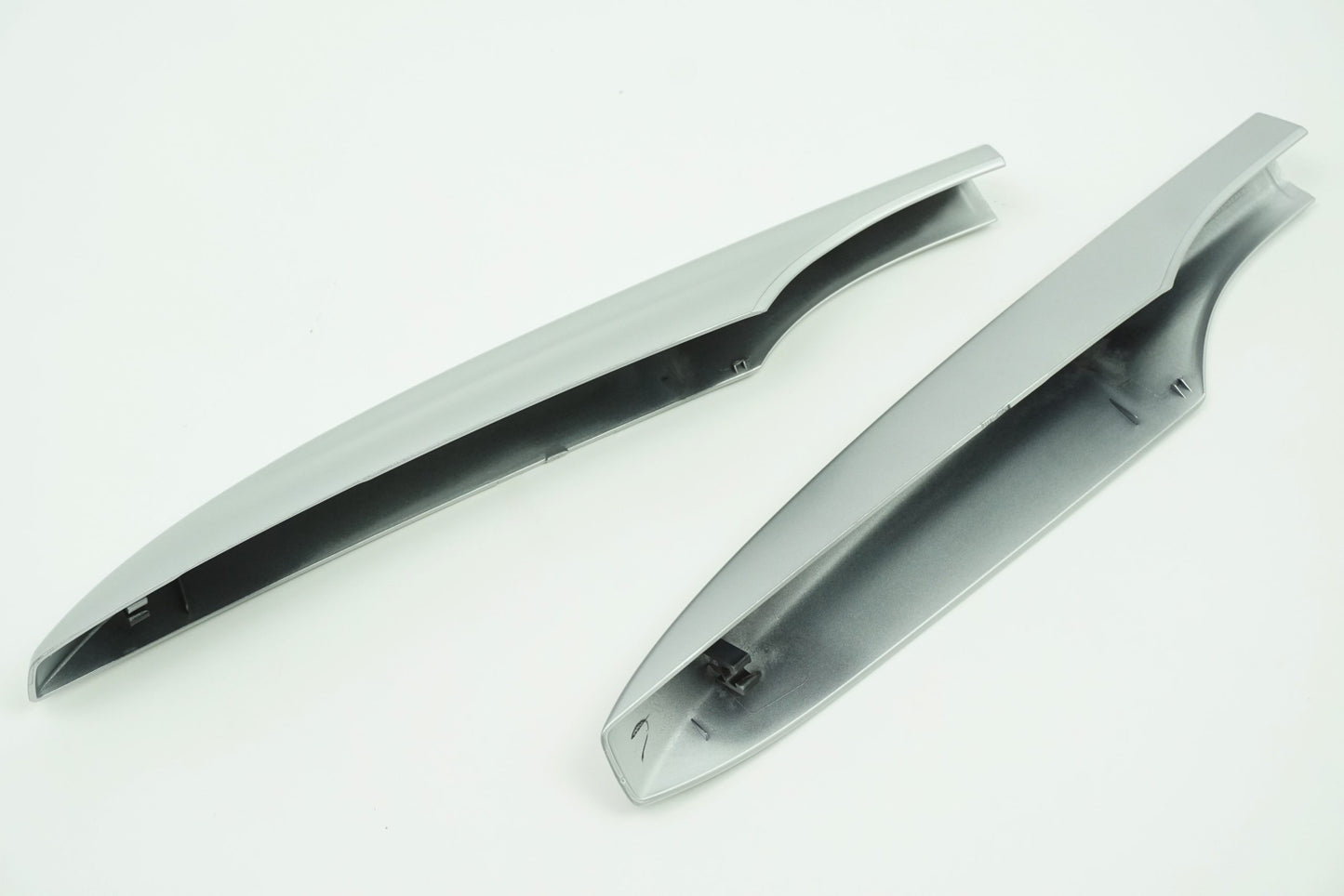 Pièce d'origine Caches plastique de barres de toit pour Renault Megane III Estate 738755664R
