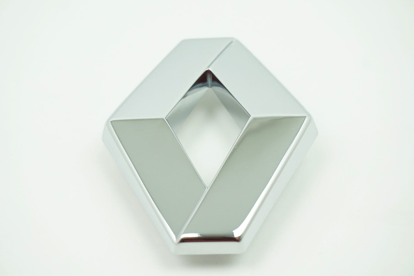 Pièce d'origine Emblème Logo pour Renault Clio I 8200057918
