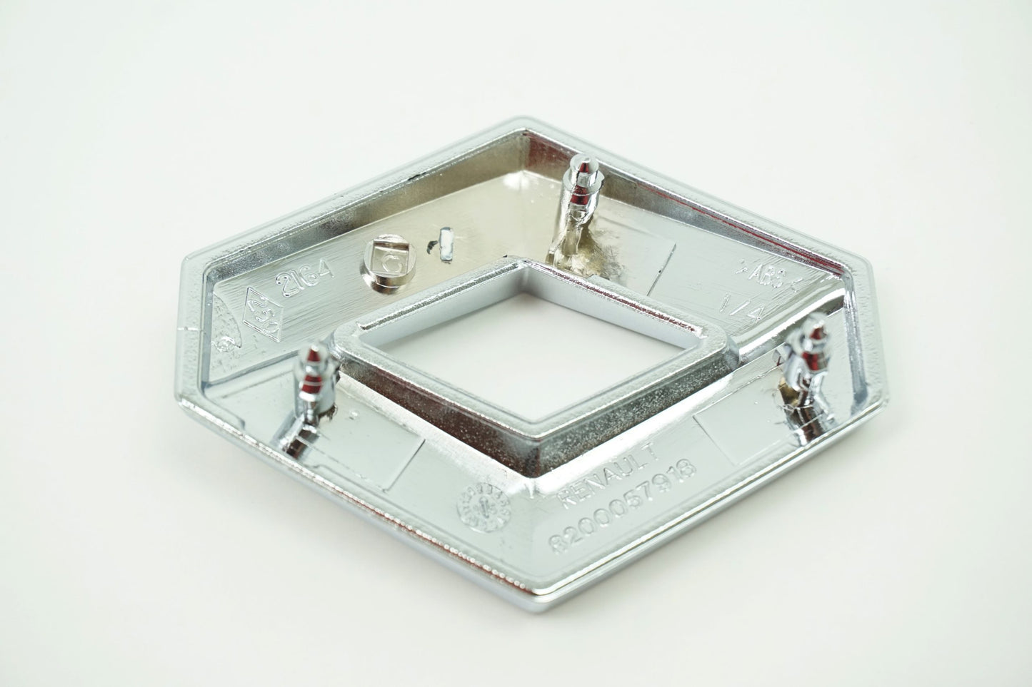 Pièce d'origine Emblème Logo pour Renault Clio I 8200057918