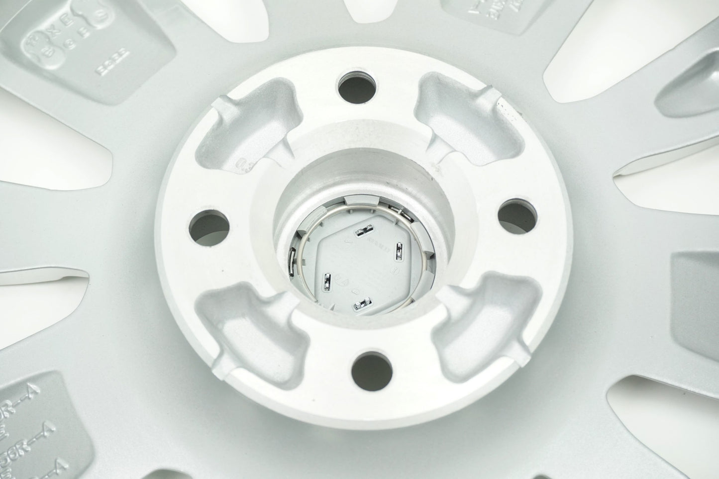 Pièce d'origine Jante 16 pouces 4x100 pour Renault Captur 403000554R