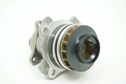 Pièce d'origine Pompe à eau pour Renault Master III 210105857R