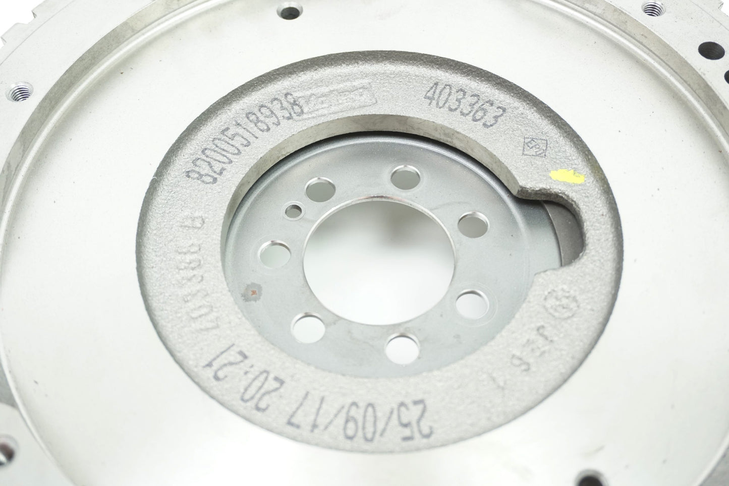 Pièce d'origine Volant moteur pour Renault Megane III 1.5 123009797R