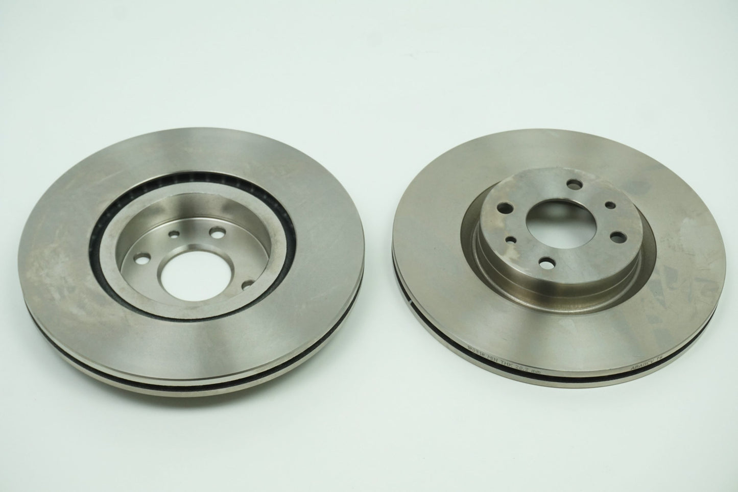 Pièce d'origine Disques de frein avant pour Fiat Doblo Bravo Croma 8671000690