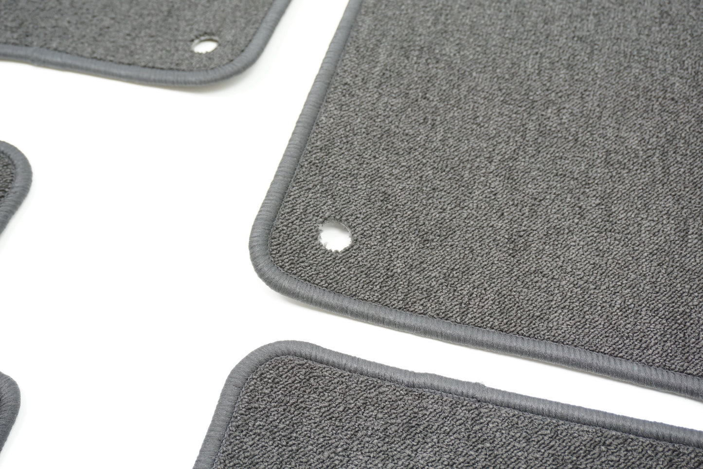 Pièce d'origine Tapis de sol en velours pour Renault Laguna II 7711229431
