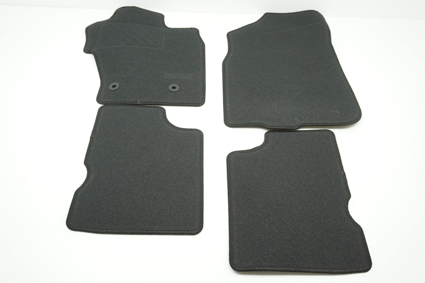 Pièce d'origine Tapis de sol en velours pour Dacia Duster 4x4 749025485R