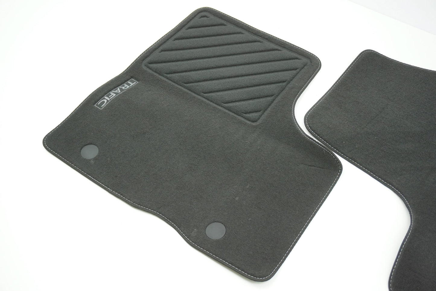 Pièce d'origine Tapis de sol en velours pour Renault Trafic III 8201437615