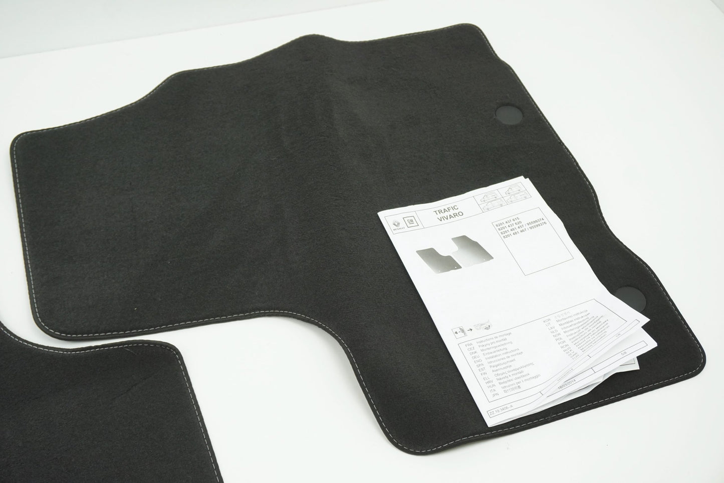 Pièce d'origine Tapis de sol en velours pour Renault Trafic III 8201437615