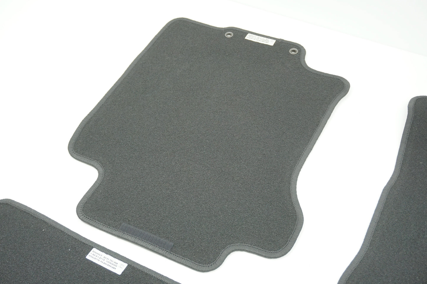 Pièce d'origine Tapis de sol en velours pour Renault Koleos II 8201701868