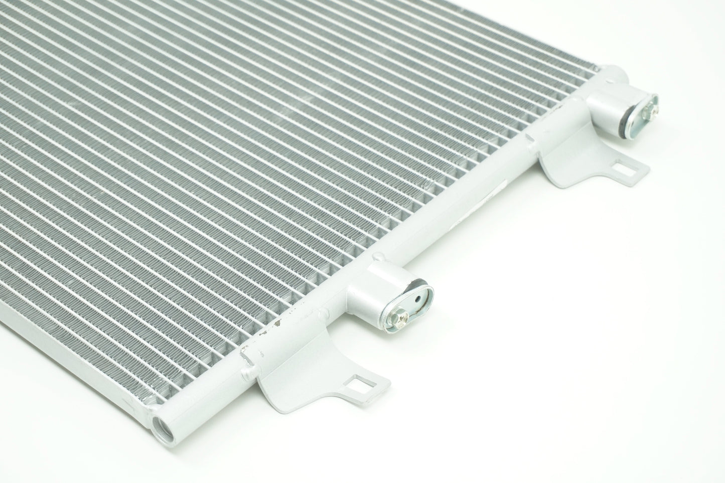 Pièce d'origine Condenseur de climatisation pour Renault Laguna Vel Satis 8660003640