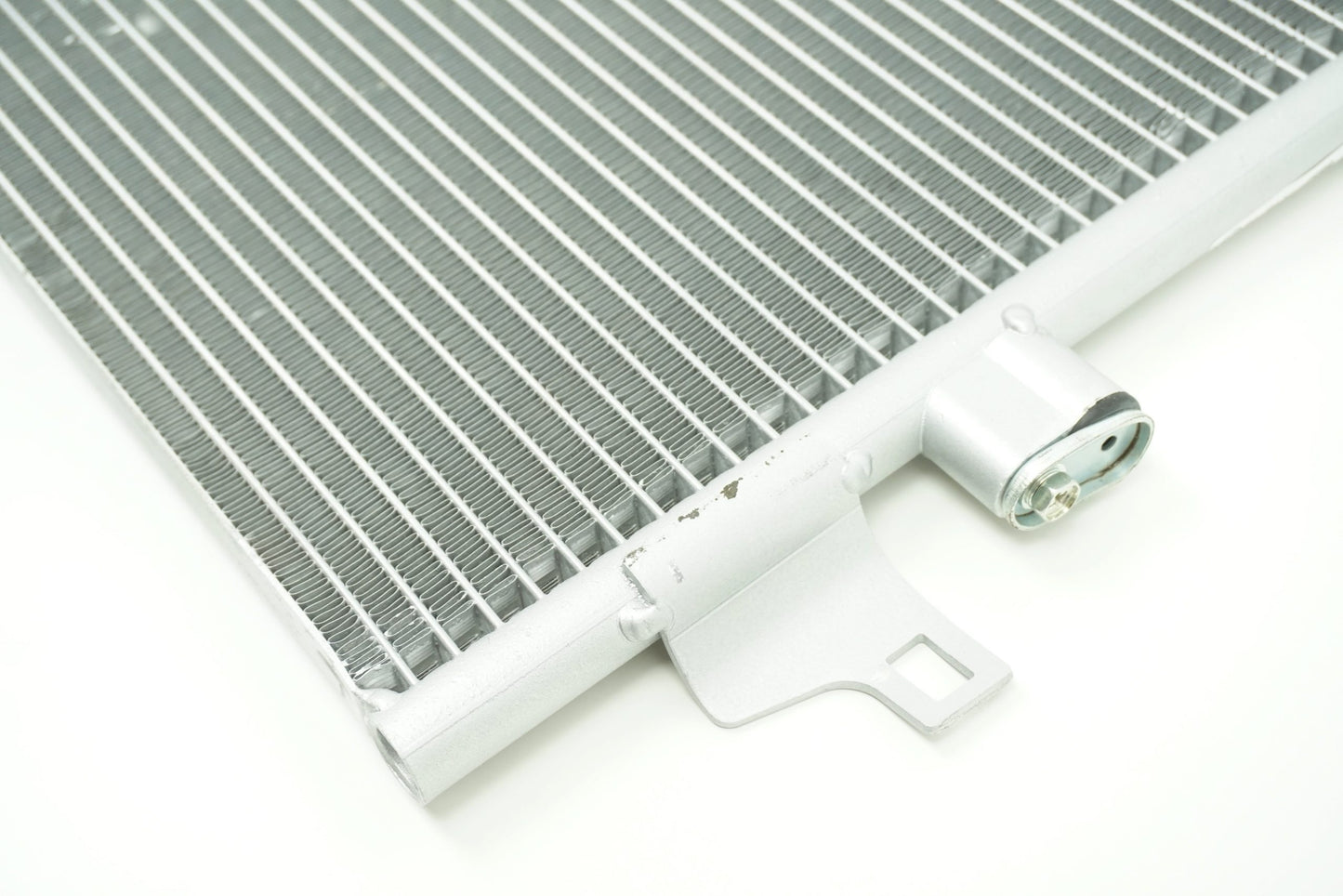 Pièce d'origine Condenseur de climatisation pour Renault Laguna Vel Satis 8660003640