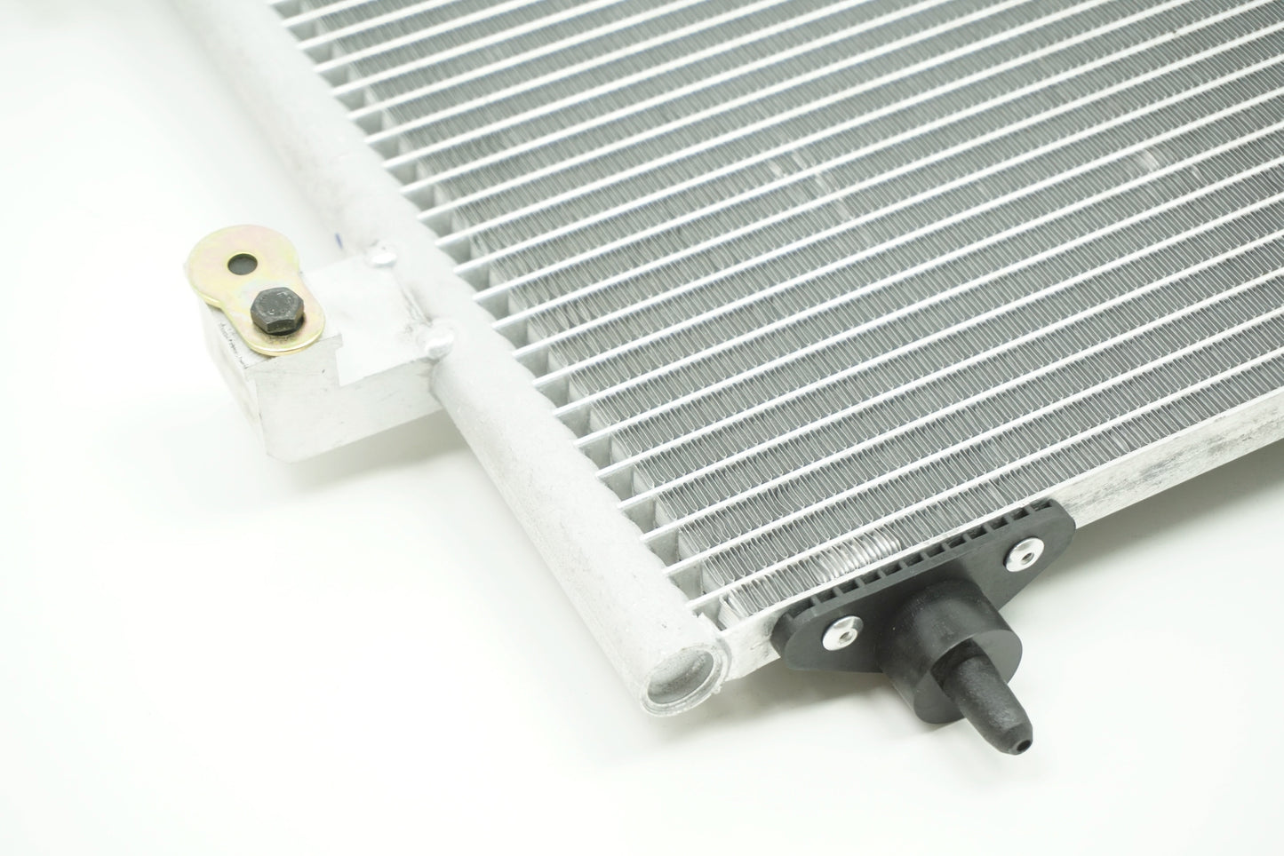 Pièce d'origine Condenseur de climatisation pour Citroën C5 C6 Peugeot 307 407 8660003649