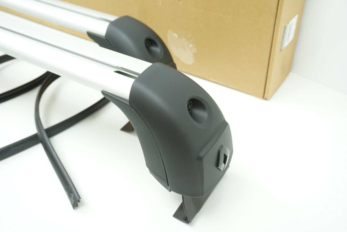 Pièce d'origine Barres de toit transversales aluminium pour Renault Clio V 8201720047