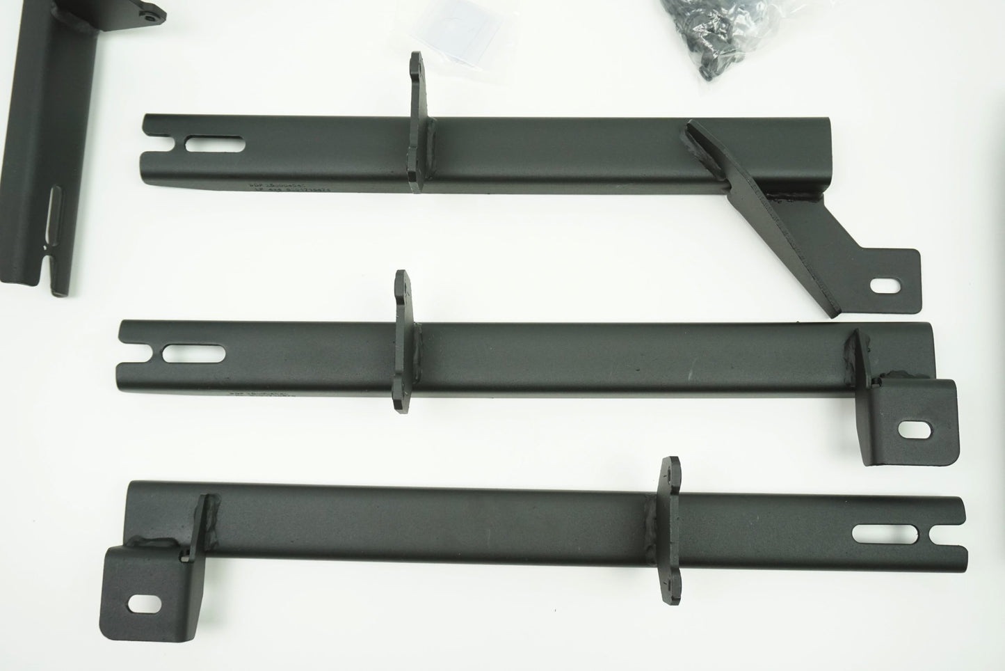 Pièce d'origine Kit de montage de marchepieds latéraux pour Dacia Duster II 8201715475