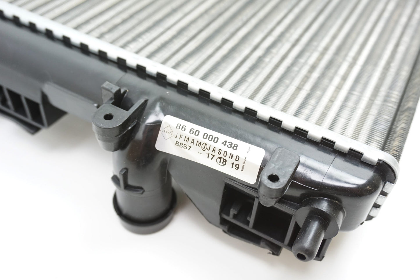 Pièce d'origine Radiateur moteur pour Dacia Logan Renault Clio Kangoo 8660000438